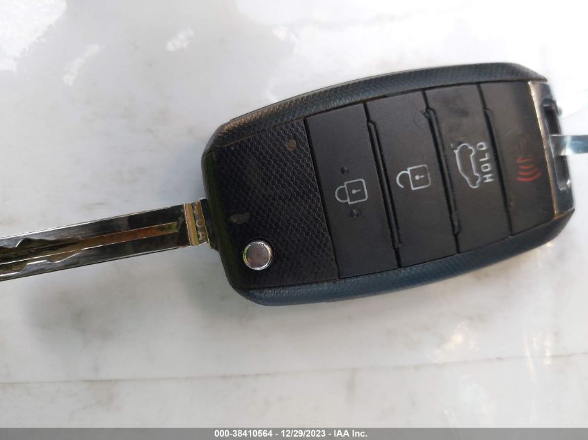 2016 KIA SOUL + - KNDJP3A50G7363573