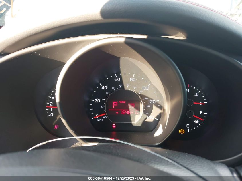2016 KIA SOUL + - KNDJP3A50G7363573