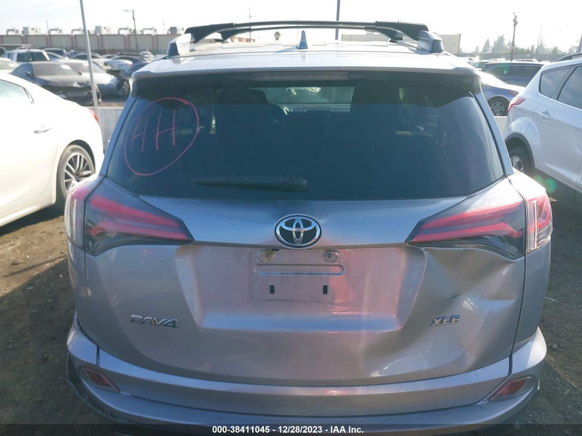 VIN JTMWFREV9JJ167549 2018 TOYOTA RAV4 ADVENTURE/XLE