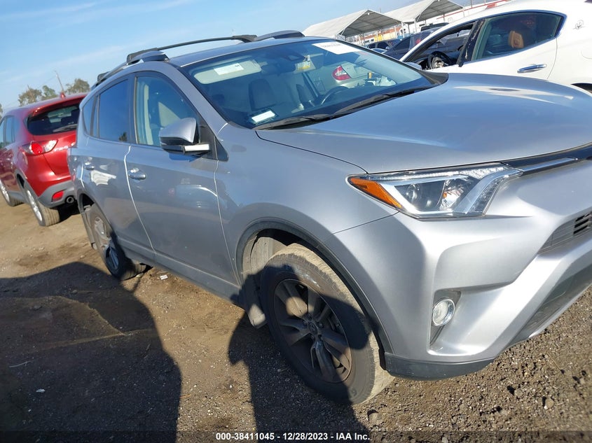 VIN JTMWFREV9JJ167549 2018 TOYOTA RAV4 ADVENTURE/XLE