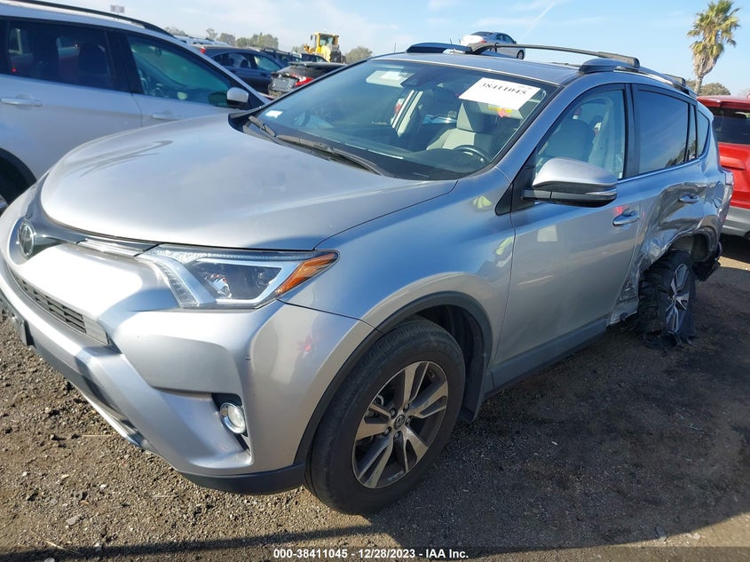 VIN JTMWFREV9JJ167549 2018 TOYOTA RAV4 ADVENTURE/XLE