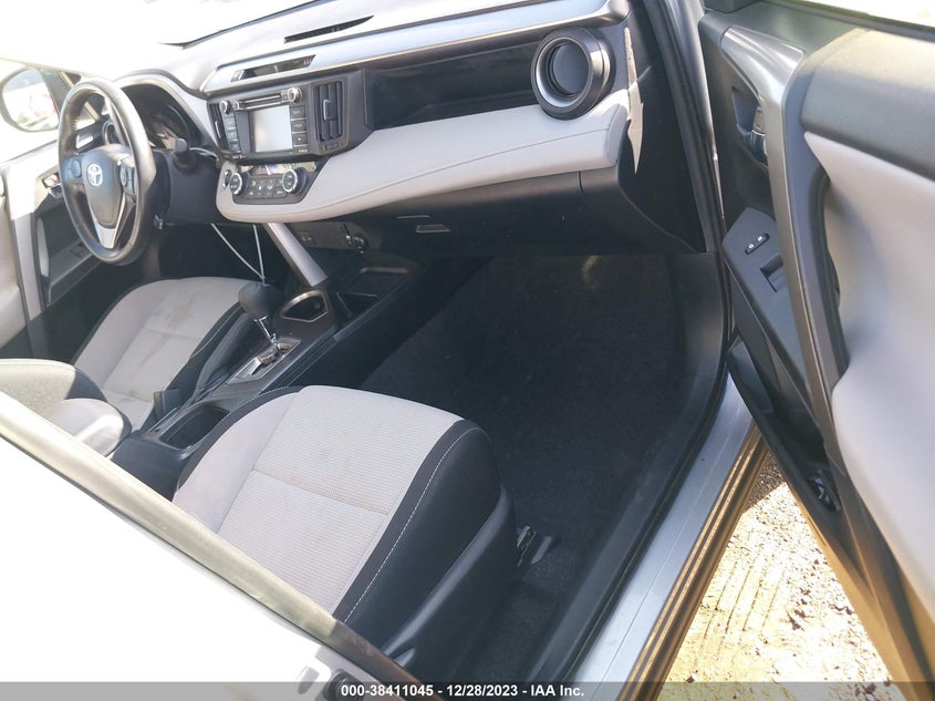 VIN JTMWFREV9JJ167549 2018 TOYOTA RAV4 ADVENTURE/XLE