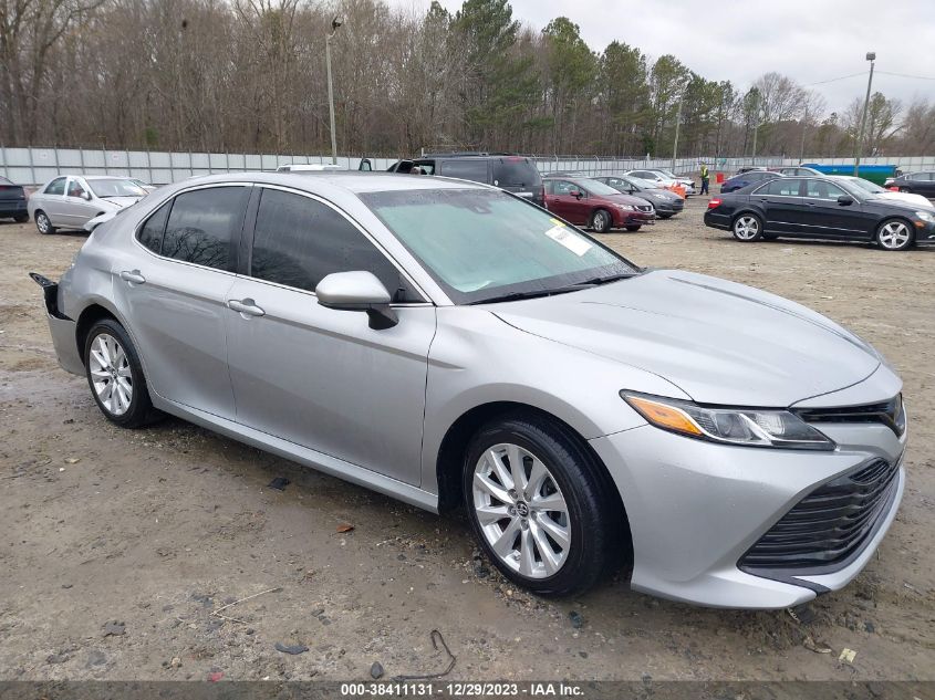 2018 TOYOTA CAMRY LE - 4T1B11HK3JU616198