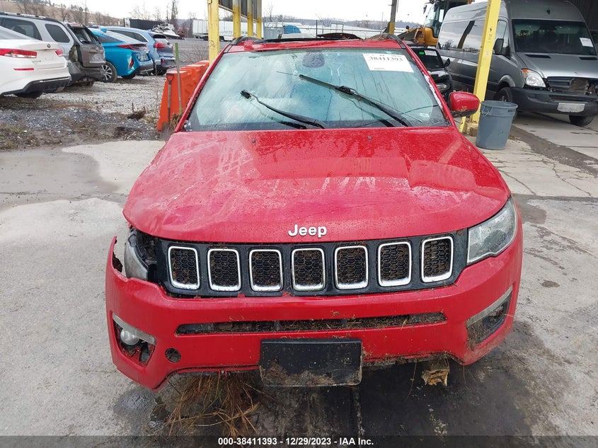 VIN 3C4NJCBB4KT769416 2019 JEEP COMPASS LATITUDE