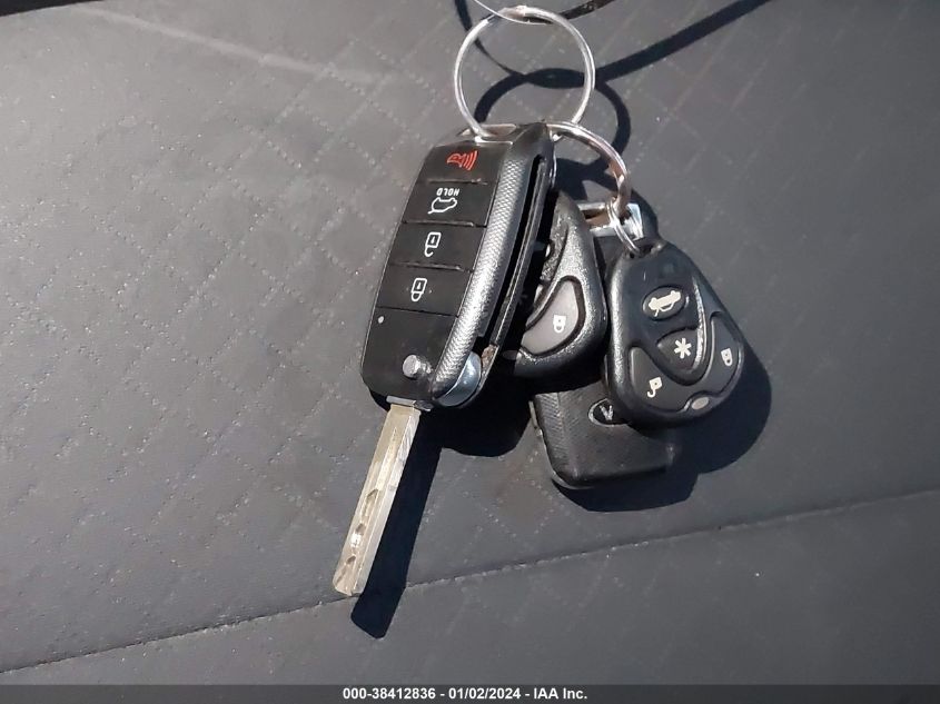 2016 KIA SORENTO 2.4L L - 5XYPG4A3XGG011876