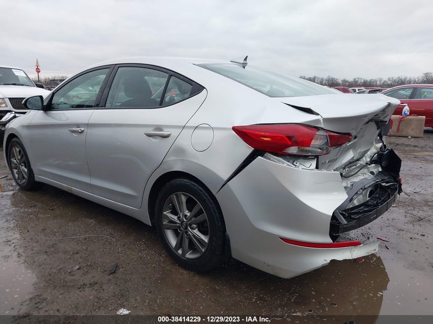 VIN 5NPD84LF0JH223998 2018 HYUNDAI ELANTRA SEL
