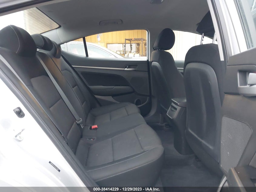 VIN 5NPD84LF0JH223998 2018 HYUNDAI ELANTRA SEL