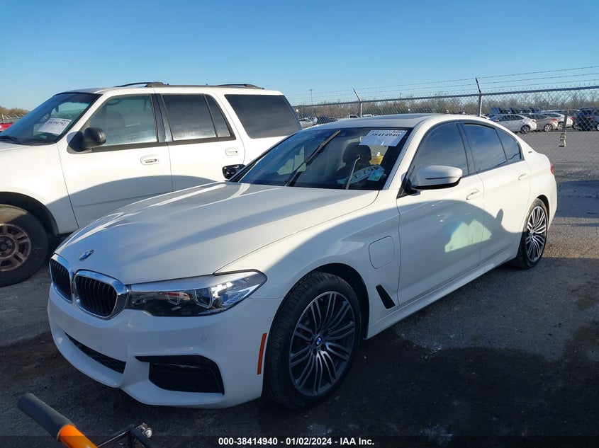 VIN WBAJA9C55KB393477 2019 BMW 530E