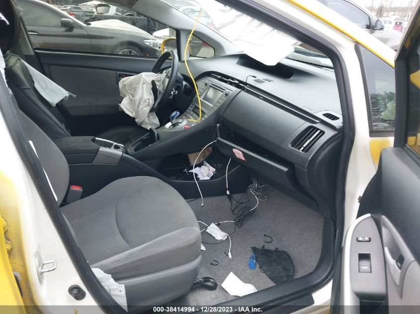 2014 TOYOTA PRIUS TWO - JTDKN3DU6E1825373