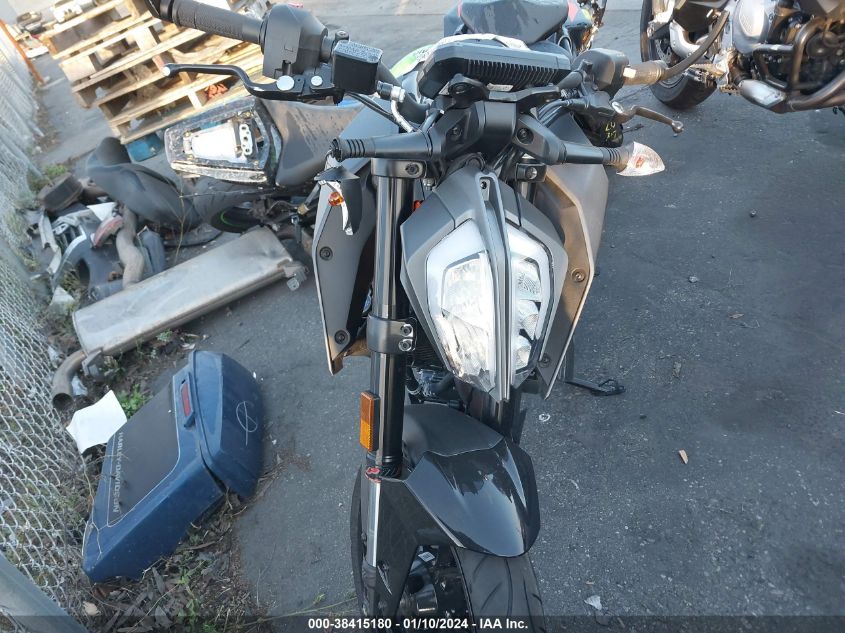 2023 KTM 390 DUKE MD2JPJ404PC241076