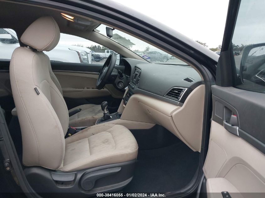 2017 HYUNDAI ELANTRA SE - KMHD74LFXHU359716