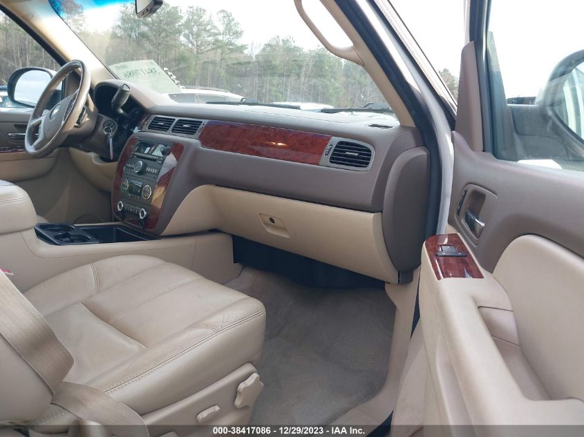 2014 CHEVROLET SUBURBAN 1500 C1500 LT - 1GNSCJE09ER218138