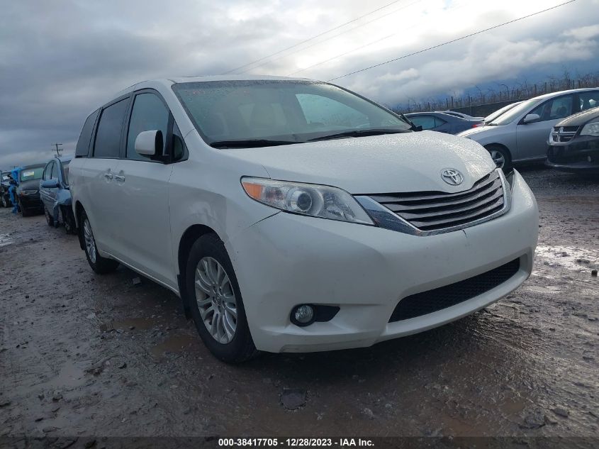 5TDYZ3DC4HS834179 2017 TOYOTA SIENNA, photo no. 1