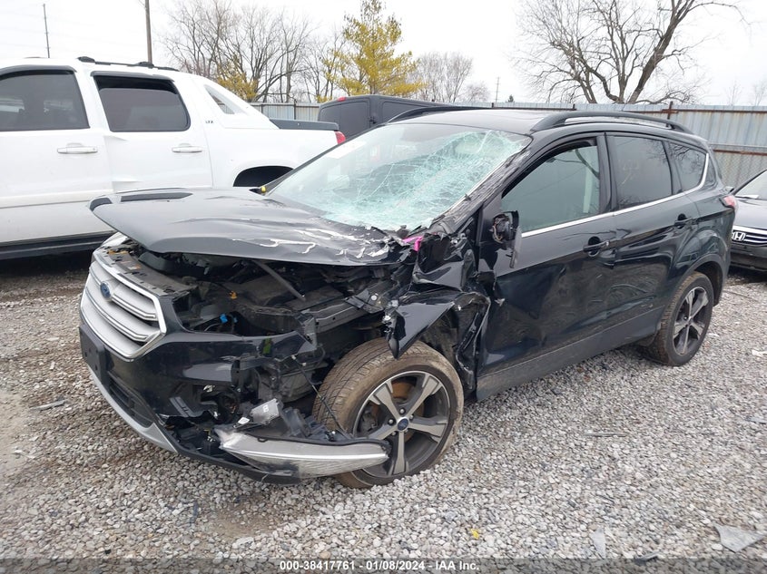 VIN 1FMCU9HD0JUD17151 2018 FORD ESCAPE SEL