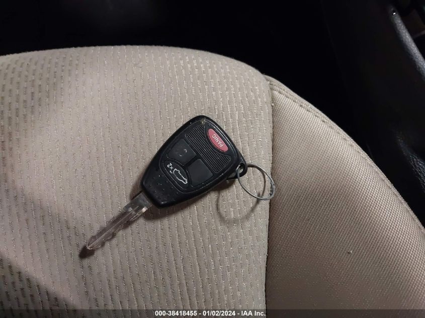 2013 CHRYSLER 200 LX - 1C3CCBABXDN560492