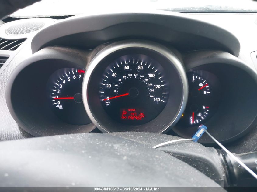2013 KIA SOUL + - KNDJT2A6XD7758659