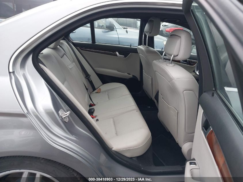 2014 MERCEDES-BENZ C 250 LUXURY/SPORT - WDDGF4HBXEG206733