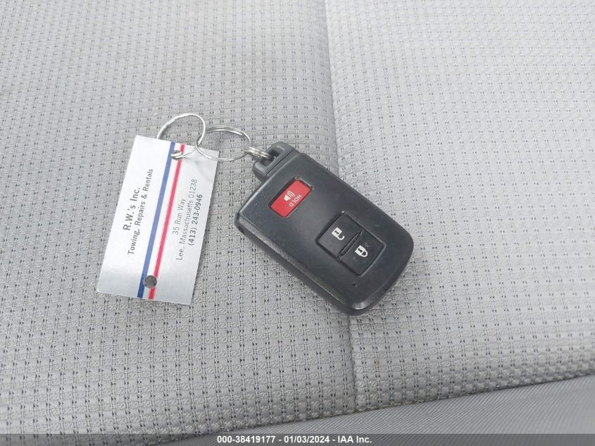 2017 TOYOTA RAV4 HYBRID XLE - JTMRJREV4HD115704