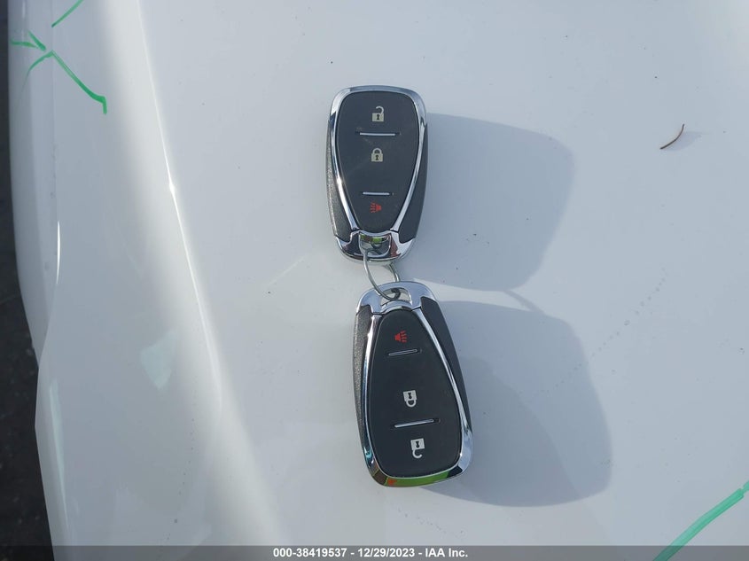 VIN 2GNAXKEV2M6157548 2021 CHEVROLET EQUINOX LT