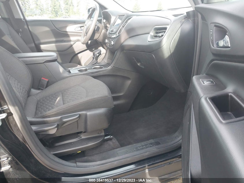 VIN 2GNAXKEV2M6157548 2021 CHEVROLET EQUINOX LT