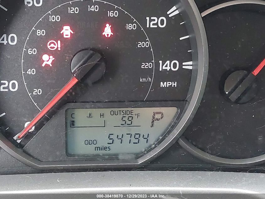 2016 TOYOTA RAV4 LE - JTMZFREV7GJ093201