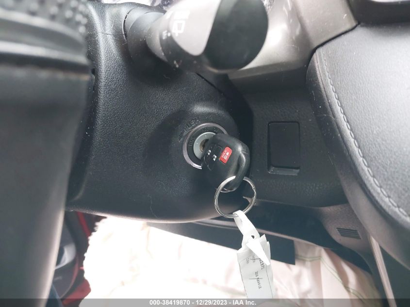 2016 TOYOTA RAV4 LE - JTMZFREV7GJ093201
