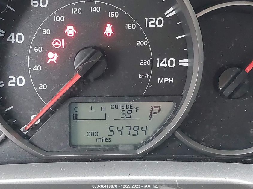 2016 TOYOTA RAV4 LE - JTMZFREV7GJ093201