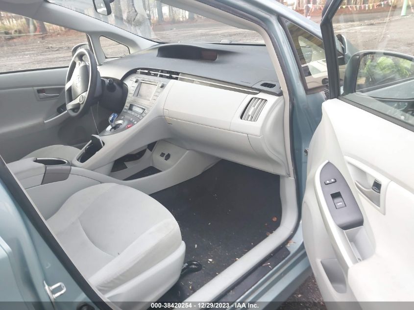 2013 TOYOTA PRIUS THREE - JTDKN3DUXD5684587