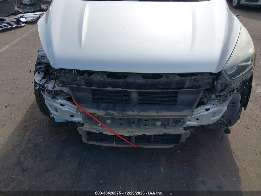 VIN 1FMCU0GD2HUB02717 2017 FORD ESCAPE SE