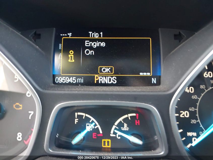 VIN 1FMCU0GD2HUB02717 2017 FORD ESCAPE SE
