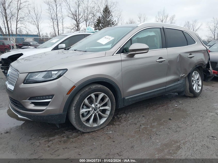 VIN 5LMCJ2C99KUL46889 2019 LINCOLN MKC SELECT