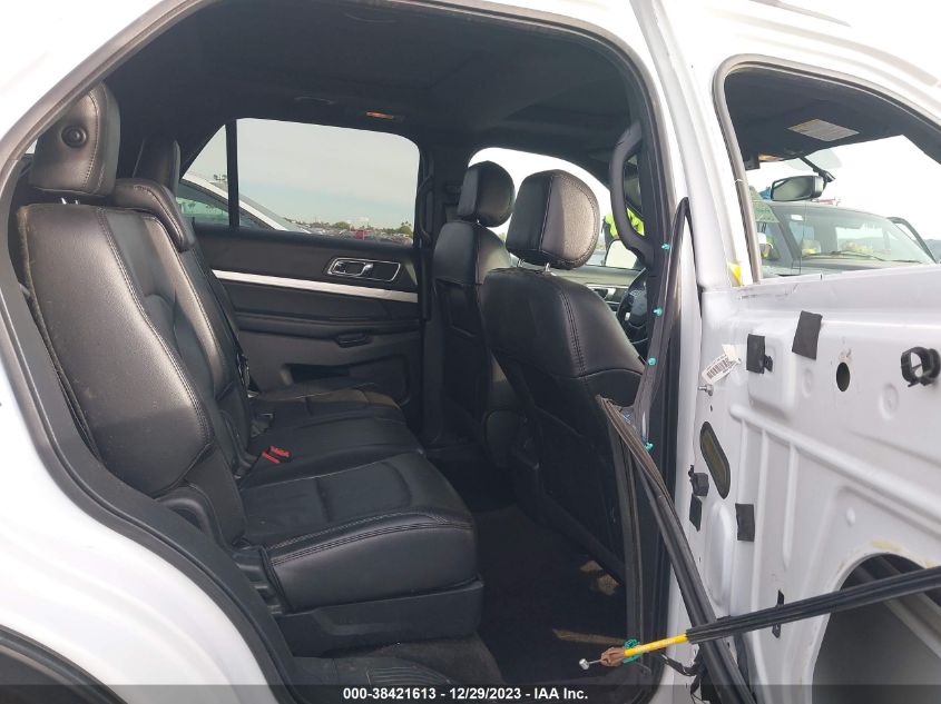 VIN 1FM5K7D83HGD04592 2017 FORD EXPLORER XLT