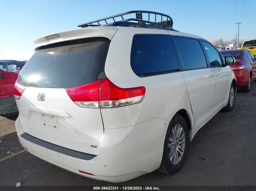 5TDYK3DC6DS383092 2013 TOYOTA SIENNA, photo no. 4