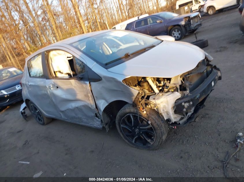 2015 TOYOTA YARIS SE - VNKKTUD34FA015333