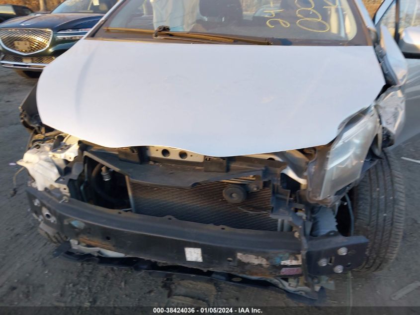2015 TOYOTA YARIS SE - VNKKTUD34FA015333