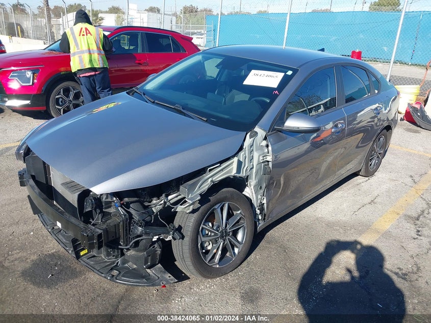 VIN 3KPF24AD5PE560997 2023 KIA FORTE LXS