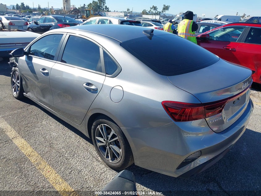 VIN 3KPF24AD5PE560997 2023 KIA FORTE LXS