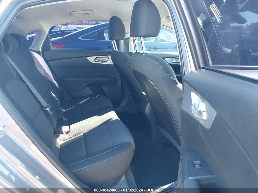 VIN 3KPF24AD5PE560997 2023 KIA FORTE LXS