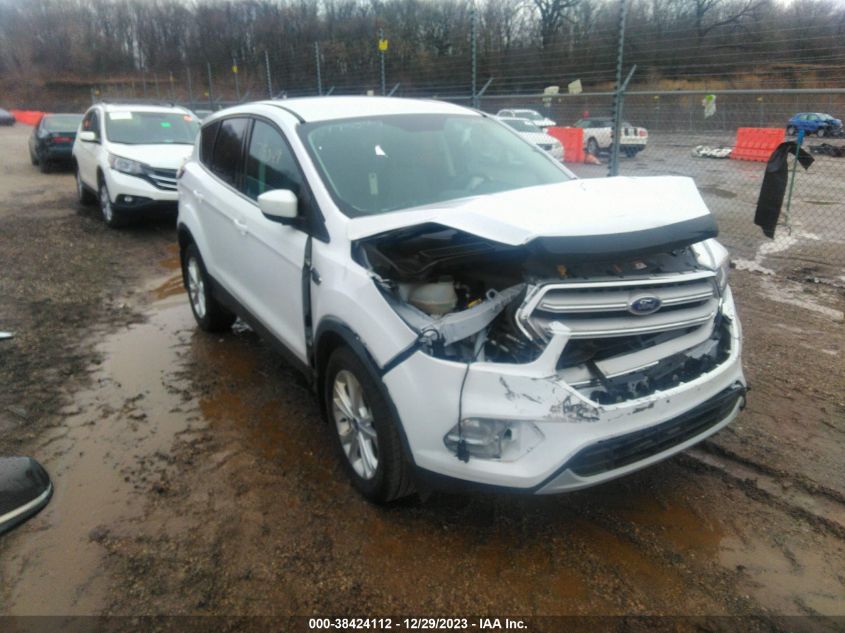 2017 FORD ESCAPE SE - 1FMCU9GDXHUA42609