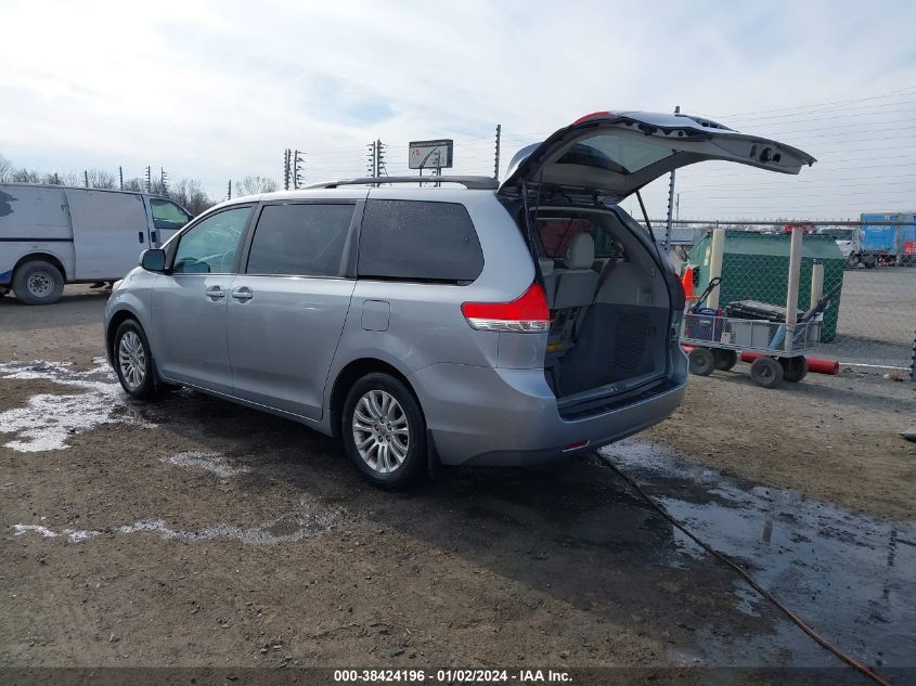 2013 TOYOTA SIENNA XLE V6 8 PASSENGER - 5TDYK3DC3DS287825