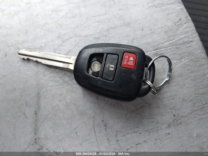2014 TOYOTA RAV4 LE - JTMBFREV1ED053211