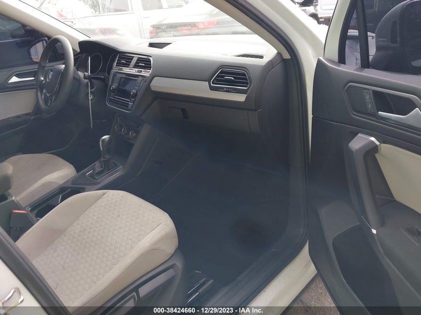 VIN 3VV1B7AX7LM135823 2020 VOLKSWAGEN TIGUAN S