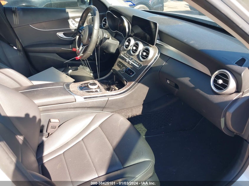 VIN W1KWF8DB5LR571945 2020 MERCEDES-BENZ C 300 300