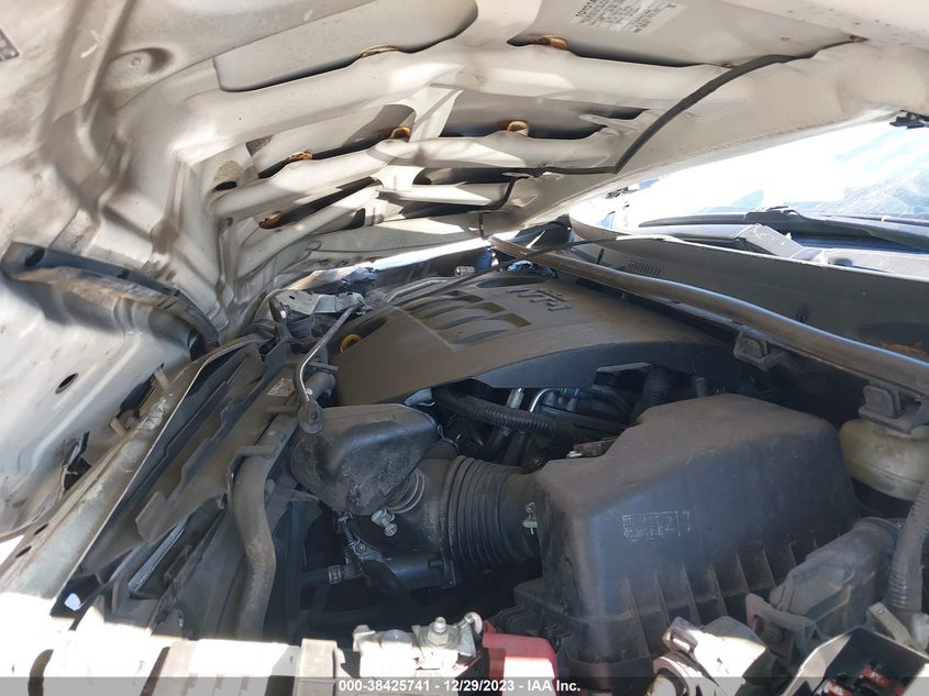 VIN: 2T1BURHE8JC976617 2018 TOYOTA COROLLA LE