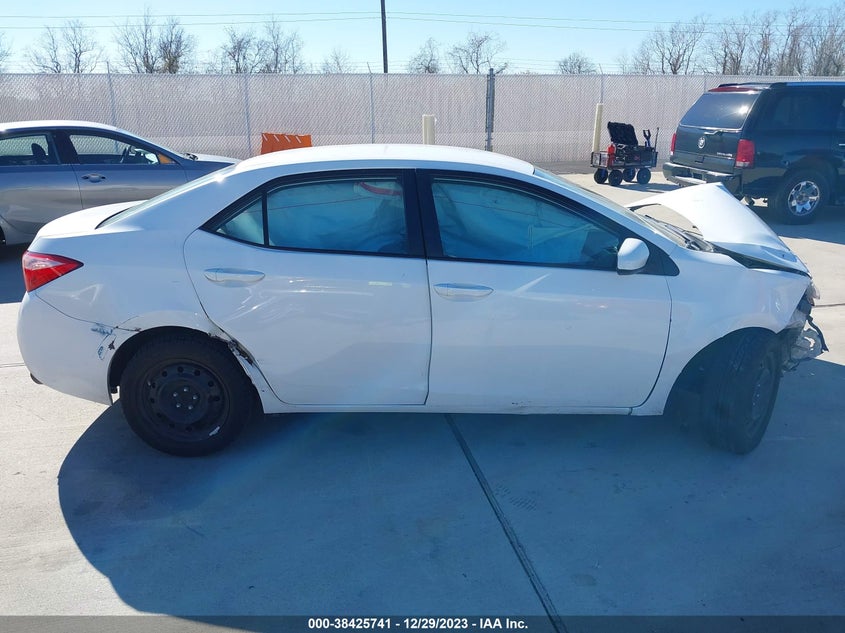 VIN: 2T1BURHE8JC976617 2018 TOYOTA COROLLA LE