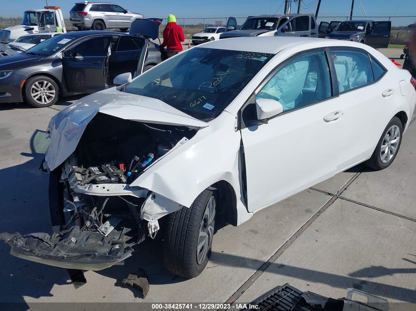 VIN: 2T1BURHE8JC976617 2018 TOYOTA COROLLA LE