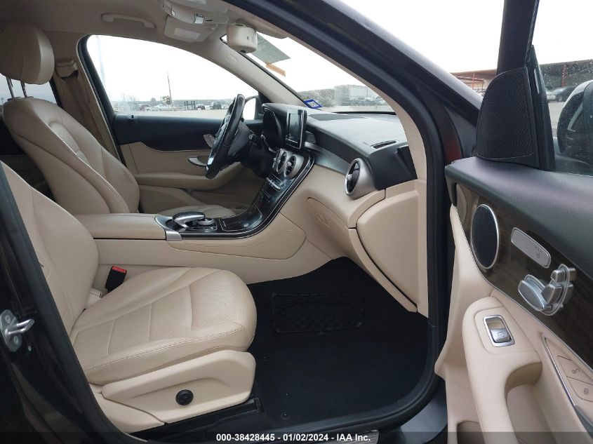 2016 MERCEDES-BENZ GLC 300 - WDC0G4JB0GF078590