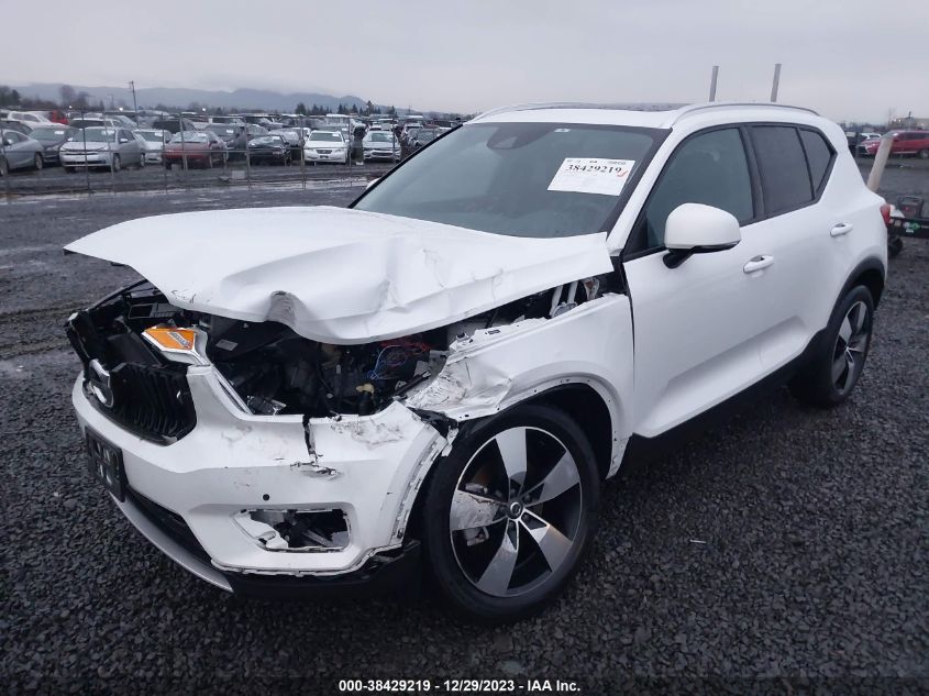 2021 VOLVO XC40 T5 MOMENTUM YV4162UK1M2465758