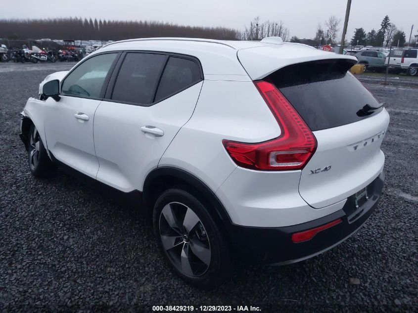 2021 VOLVO XC40 T5 MOMENTUM YV4162UK1M2465758
