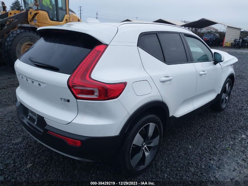 2021 VOLVO XC40 T5 MOMENTUM YV4162UK1M2465758